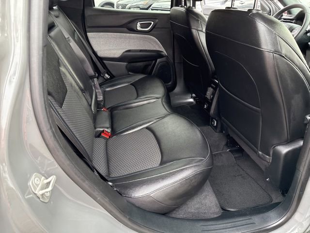 Used 2024 Jeep Compass Latitude image 23