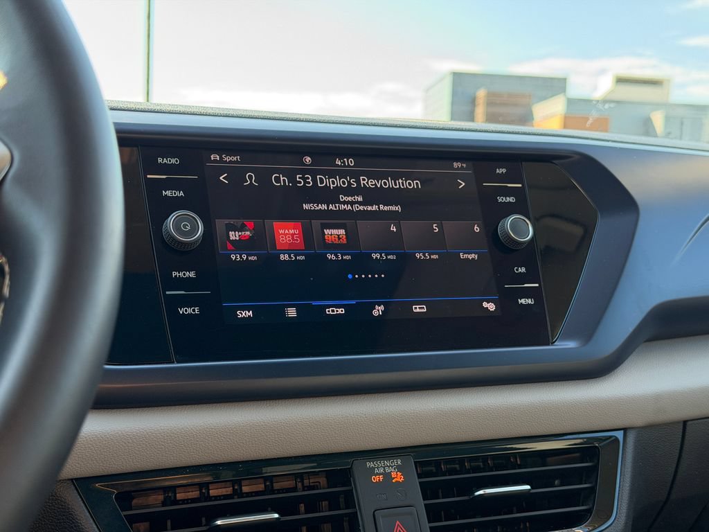 Certified 2022 Volkswagen Taos SE FWD image 16