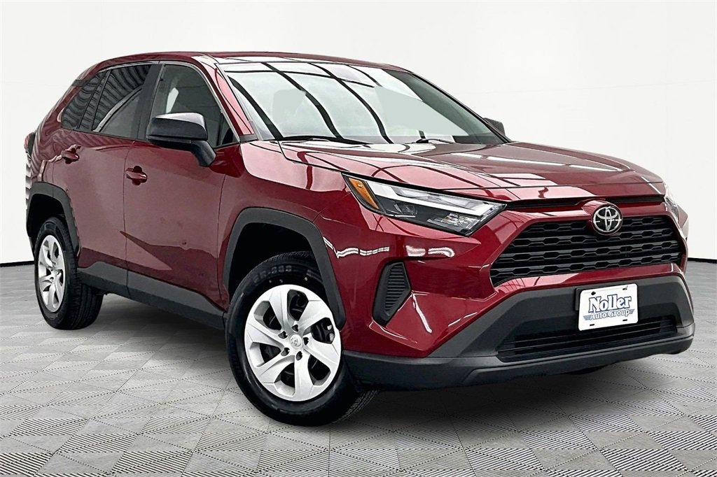 Used 2024 Toyota RAV4 LE image 12