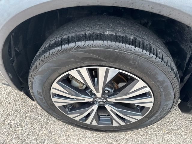 Used 2023 Nissan Rogue SV AWD/4WD image 9