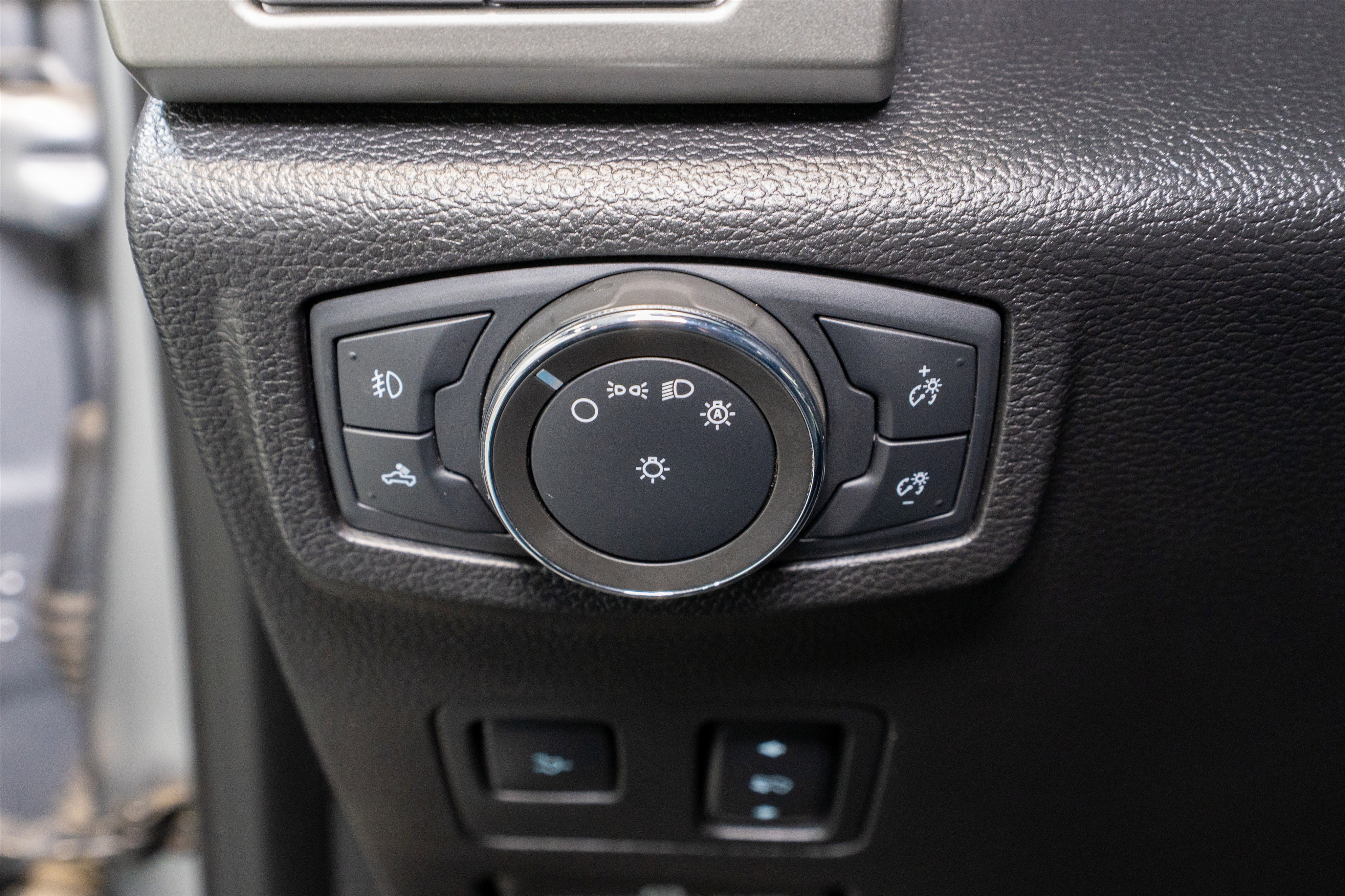 Used 2020 Ford F350 Lariat image 35