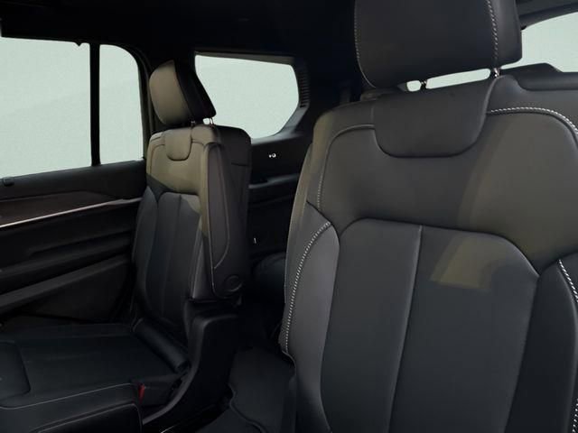 New 2025 Jeep Grand Cherokee L Limited w/ Luxury Tech Group II image 26