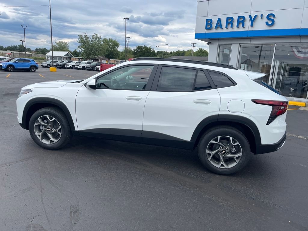 New 2025 Chevrolet Trax LT image 2