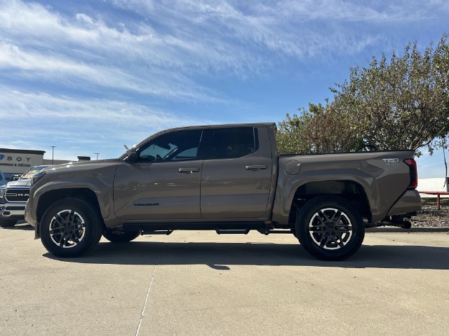 Used 2026 Toyota Tacoma TRD Sport w/ TRD Sport Upgrade Package RWD image 2