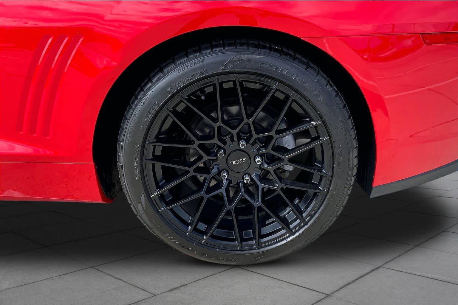 Used 2015 Chevrolet Camaro LS RWD image 9