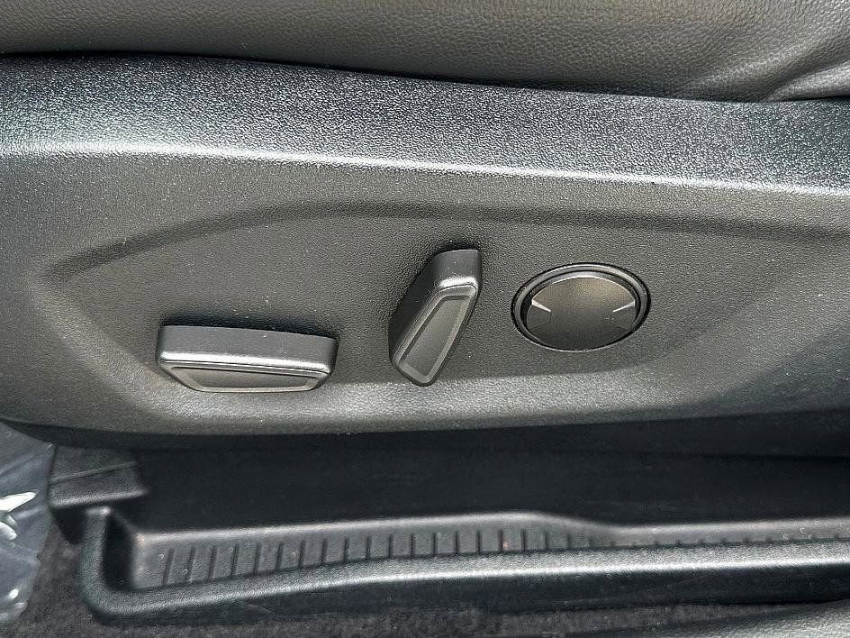 Used 2022 Ford Edge SEL image 18