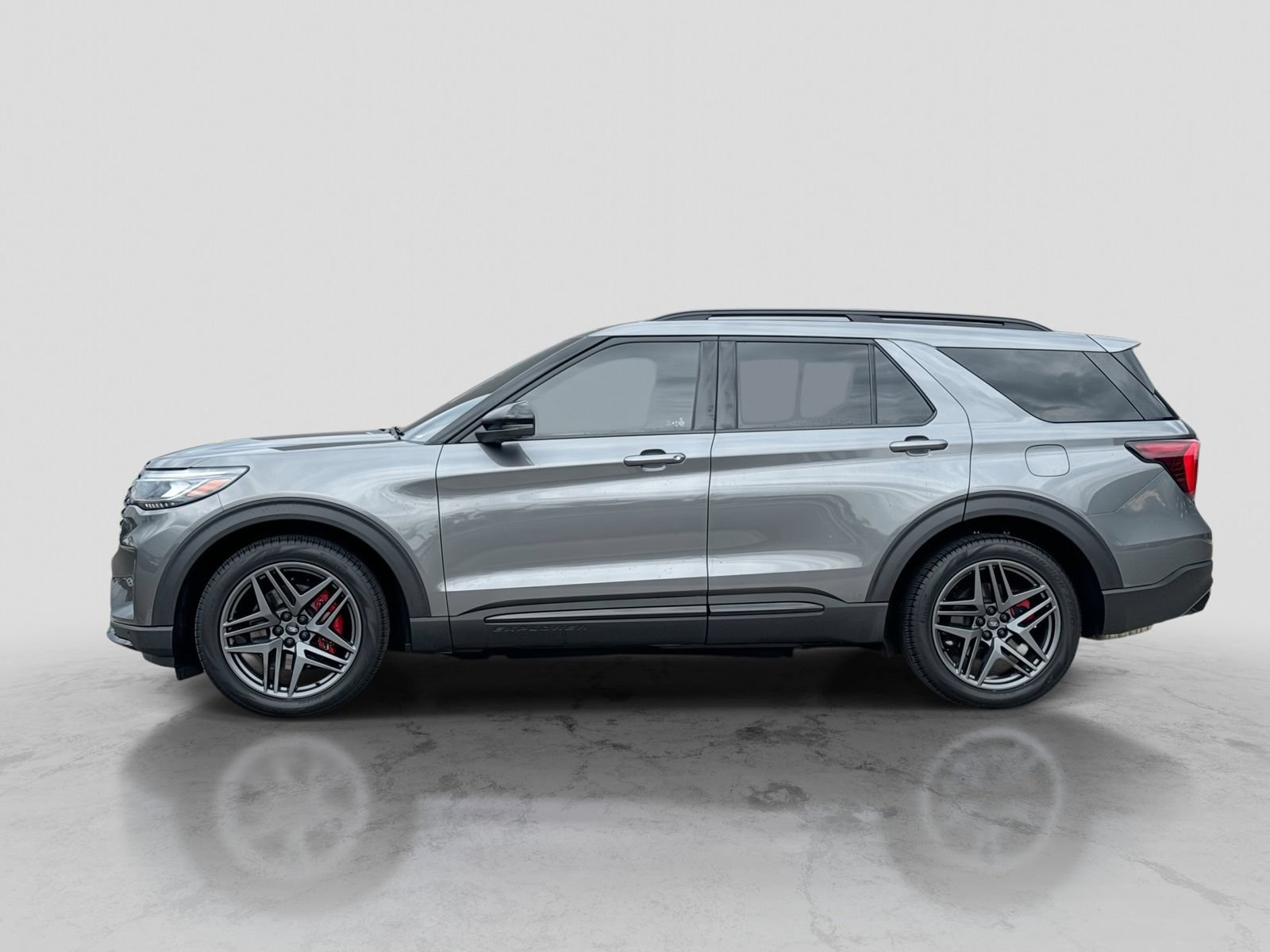 Certified 2025 Ford Explorer ST AWD/4WD image 3