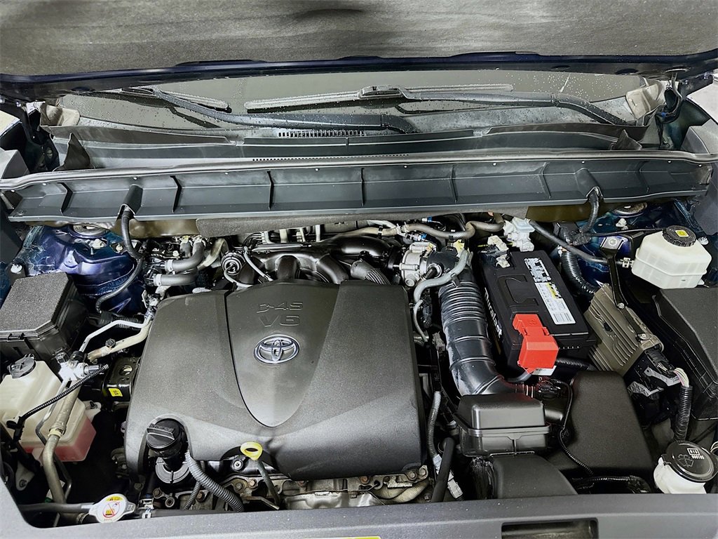 Used 2021 Toyota Highlander XLE image 9