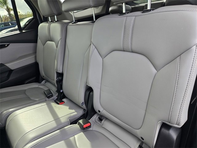 Used 2023 Honda Pilot Touring image 12