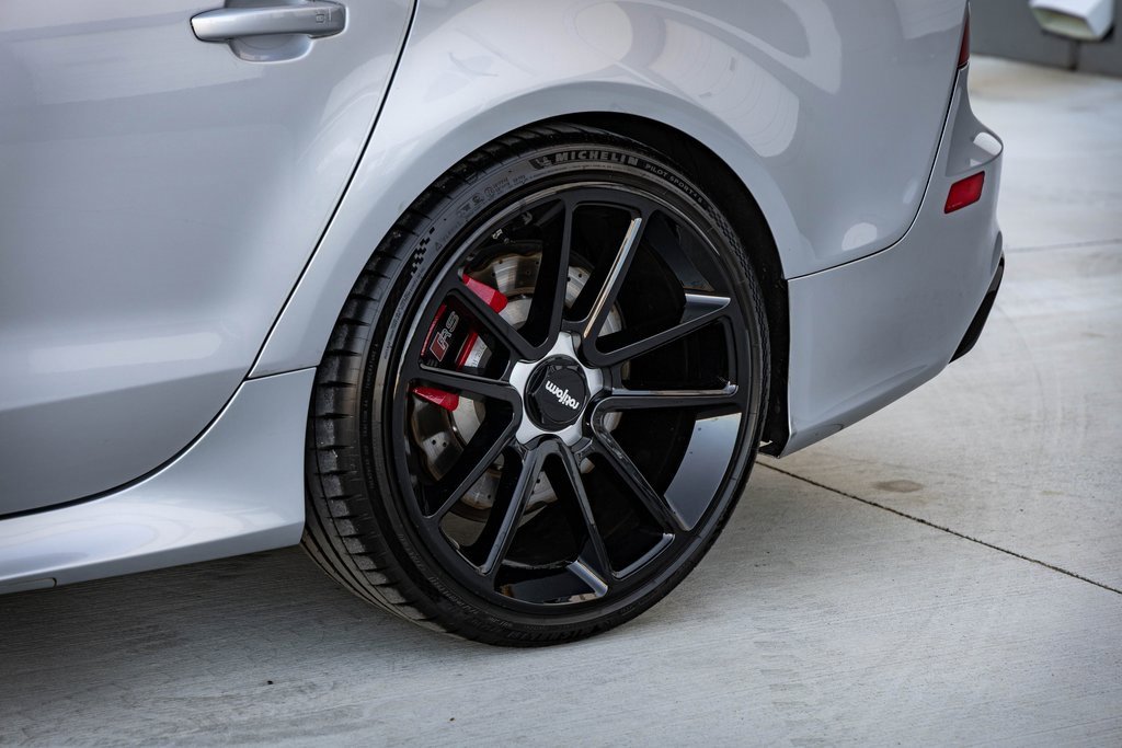 Used 2017 Audi RS 7 Prestige w/ Carbon-Optic Package image 9