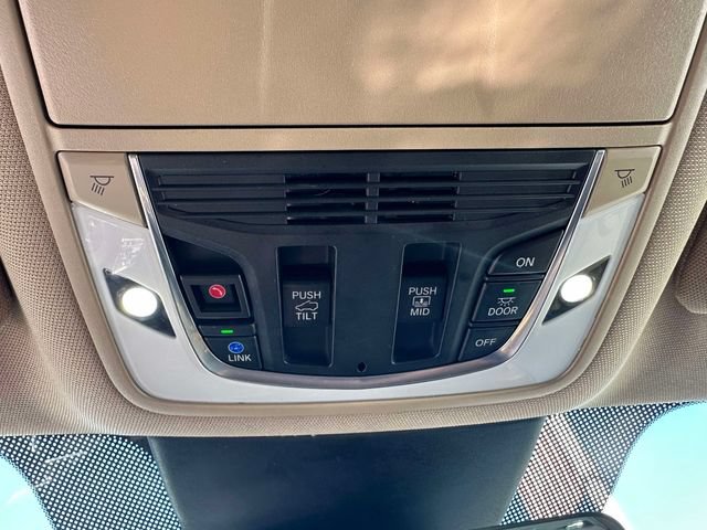Used 2022 Acura MDX w/ Advance Package AWD/4WD image 45