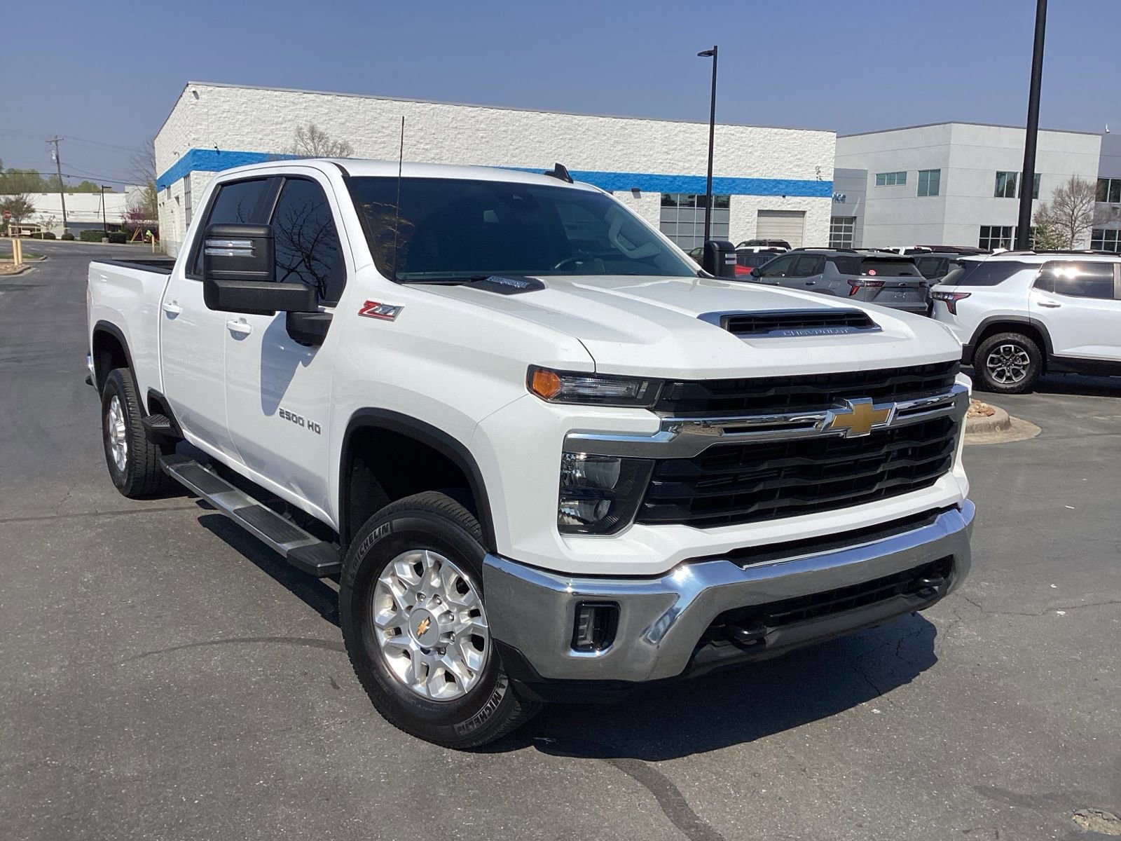 Used 2024 Chevrolet Silverado 2500 LT image 8