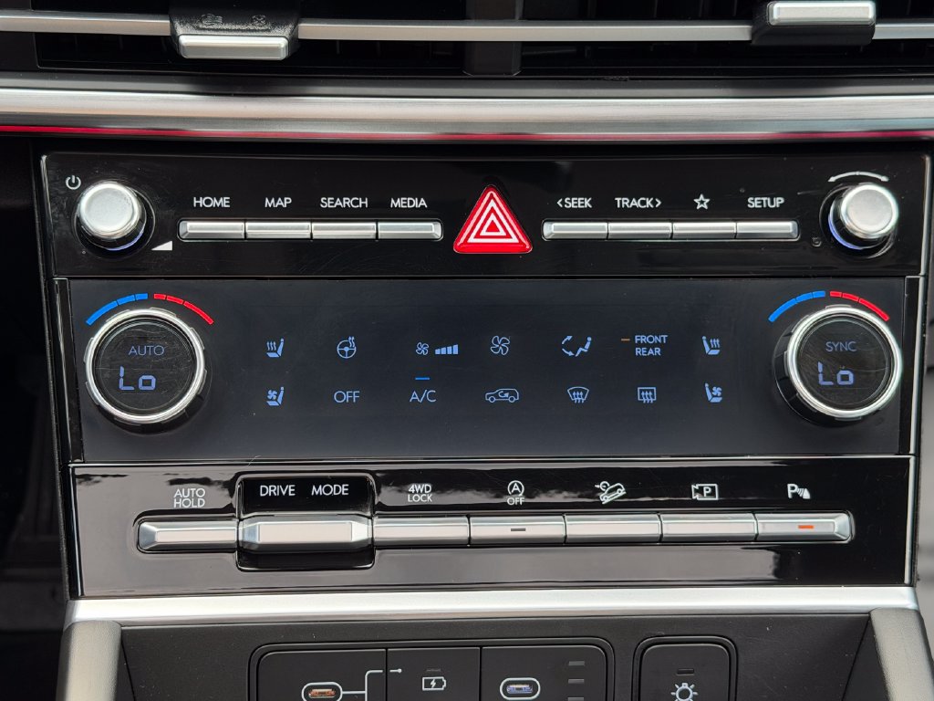Used 2025 Hyundai Santa Fe Limited AWD/4WD image 21