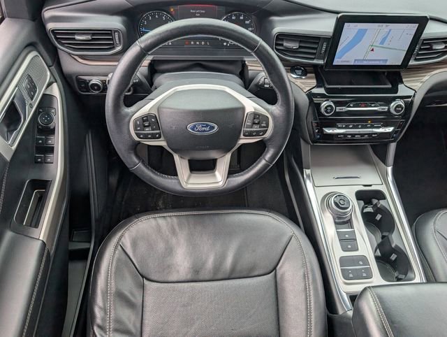 Used 2023 Ford Explorer Limited w/ Equipment Group 301A image 9