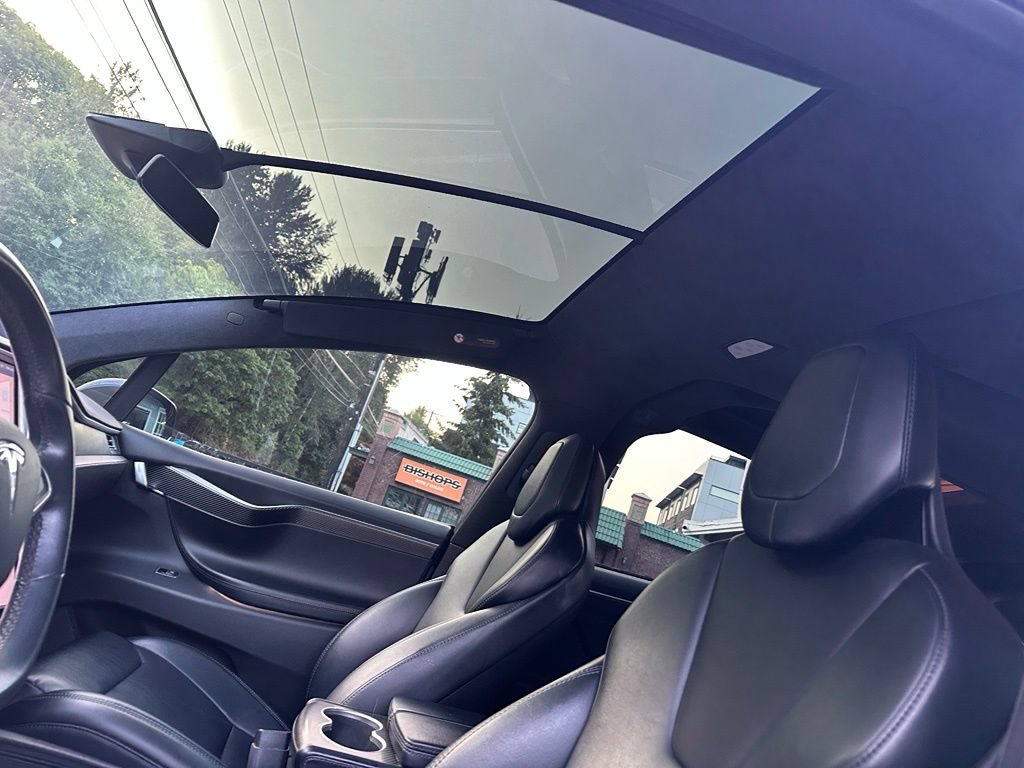 Used 2017 Tesla Model X 75D AWD/4WD image 14