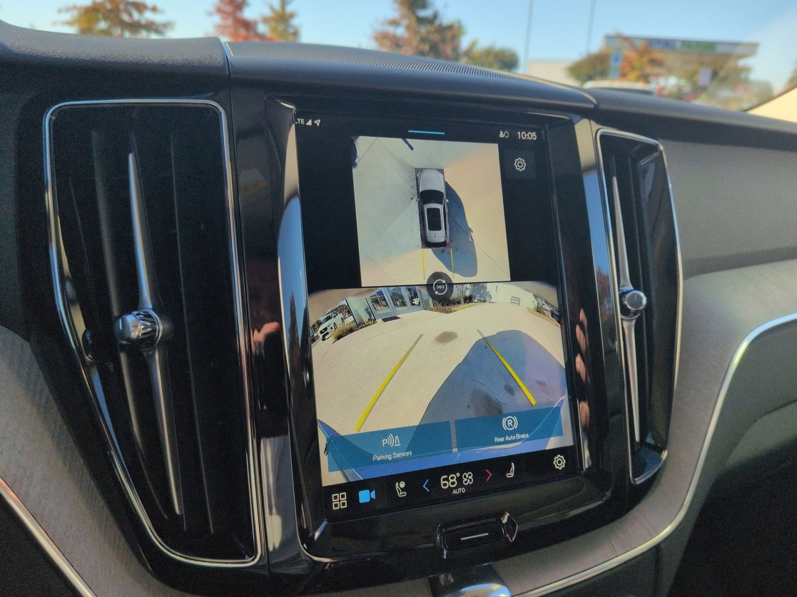 Certified 2025 Volvo XC60 B5 Plus image 19