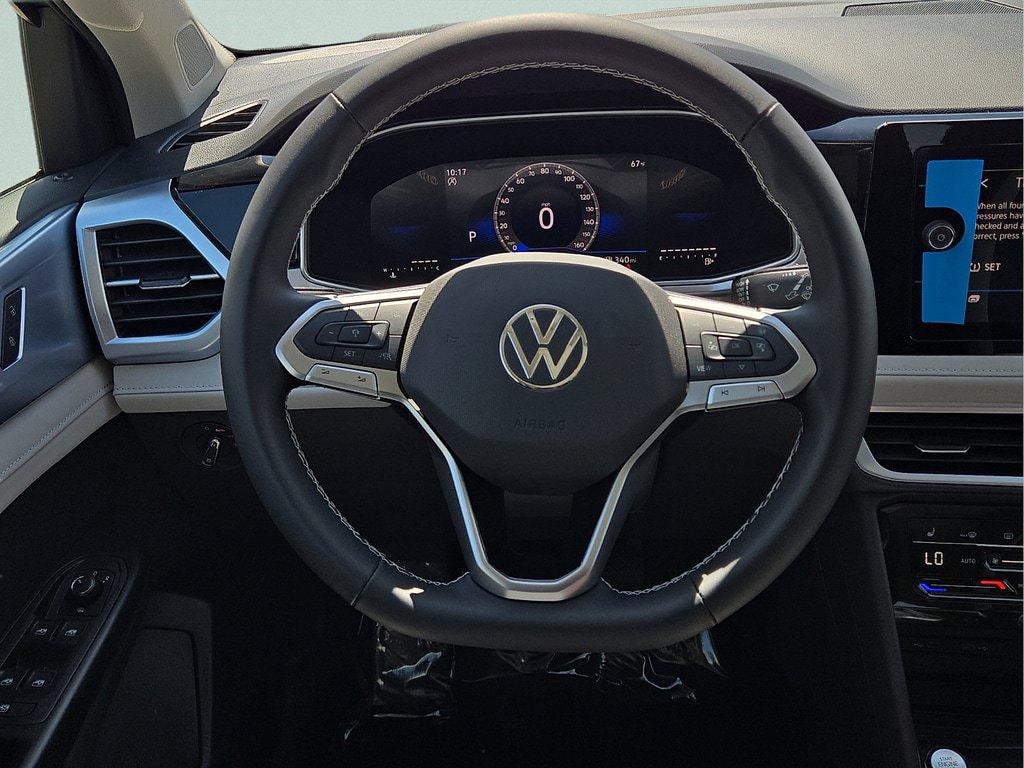 New 2026 Volkswagen Taos SE FWD image 14