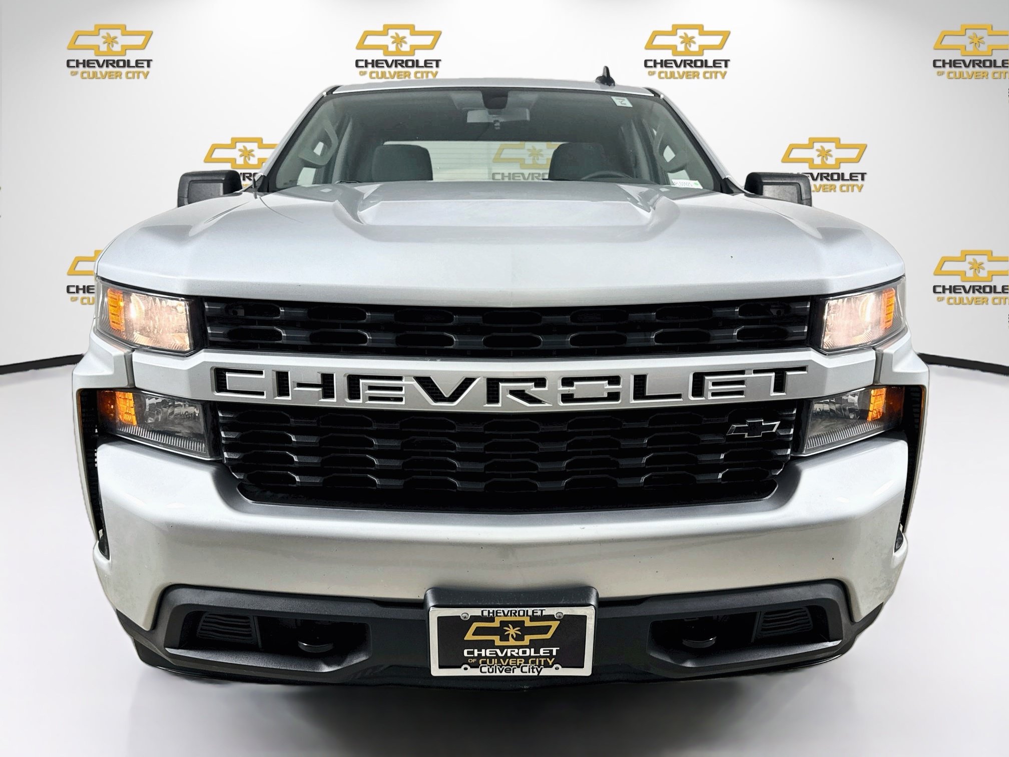 Used 2022 Chevrolet Silverado 1500 Custom RWD image 2