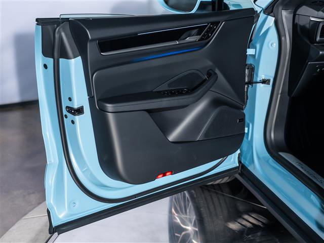 New 2025 Porsche Macan 4S Electric image 22