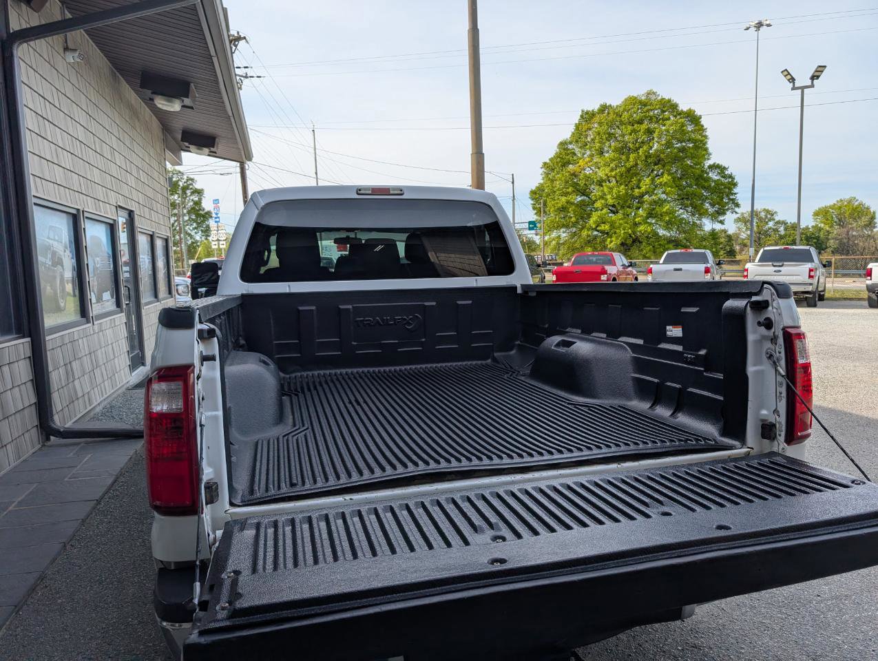 Used 2015 Ford F250 XLT w/ Camper Package image 21