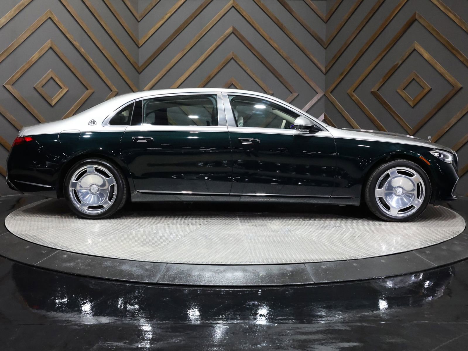 Used 2024 Mercedes-Benz Maybach S 580 4MATIC image 11