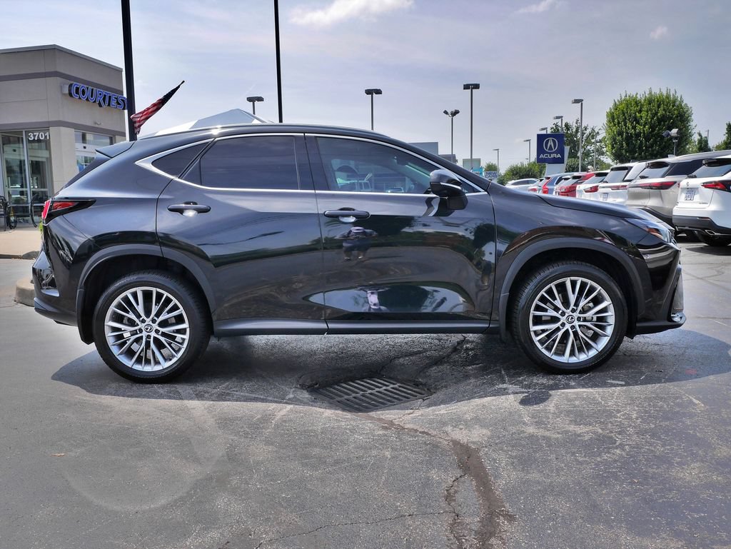 Used 2024 Lexus NX 350 AWD w/ Vision Package image 4