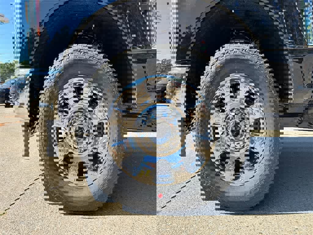 New 2025 Ford F350 King Ranch image 9