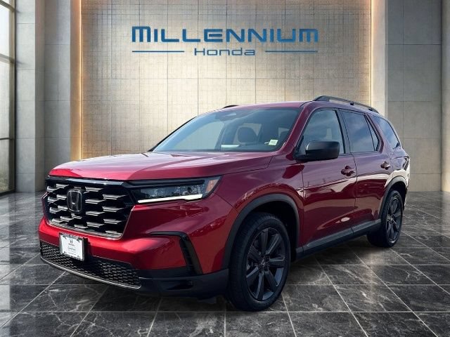Certified 2025 Honda Pilot Sport image 1