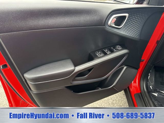 Used 2023 Kia Soul EX FWD image 17