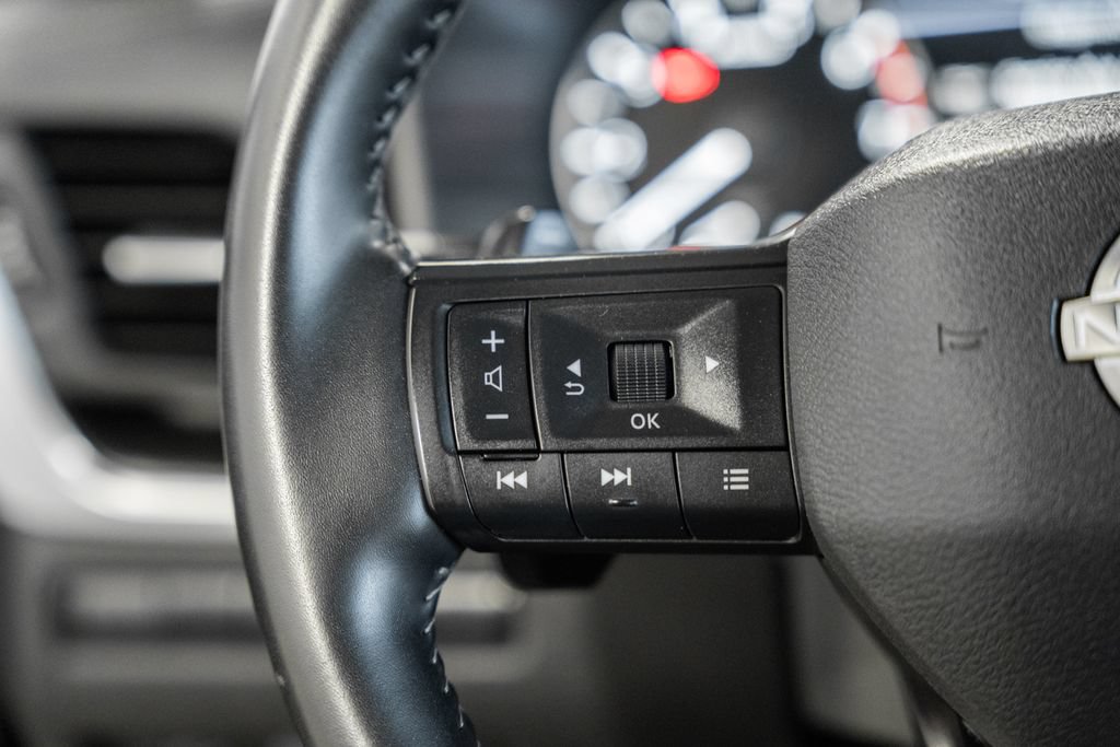 Used 2025 Nissan Rogue SV AWD/4WD image 22