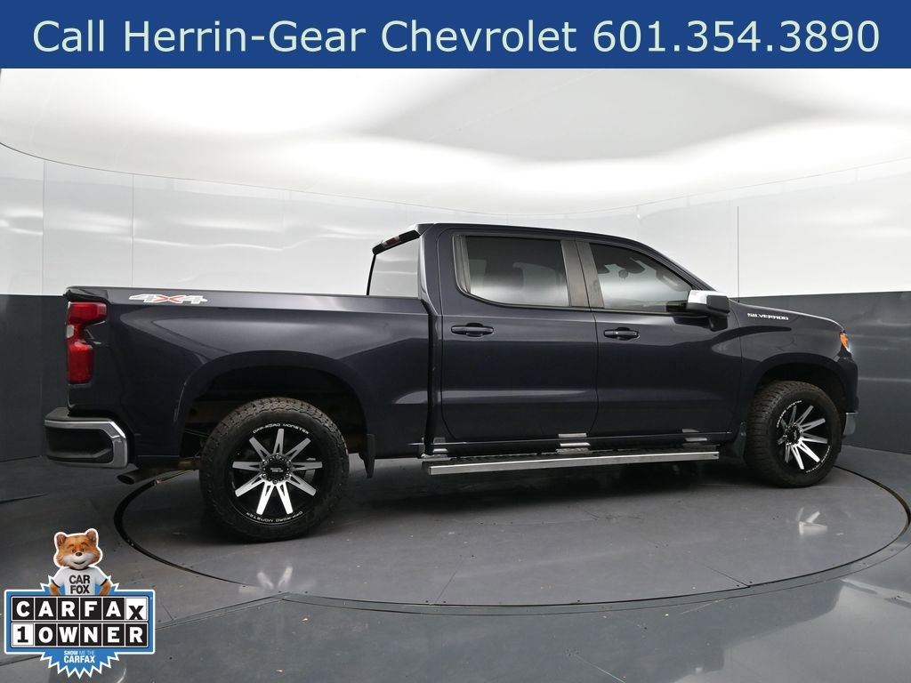 Used 2023 Chevrolet Silverado 1500 LT AWD/4WD image 8
