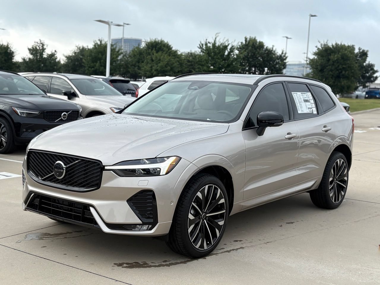 New 2026 Volvo XC60 B5 Ultra w/ Protection Package Premier AWD/4WD image 2