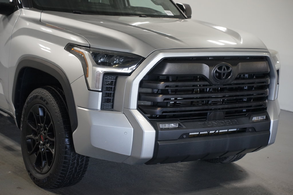 Used 2023 Toyota Tundra SR5 w/ SR5 Convenience Package AWD/4WD image 4