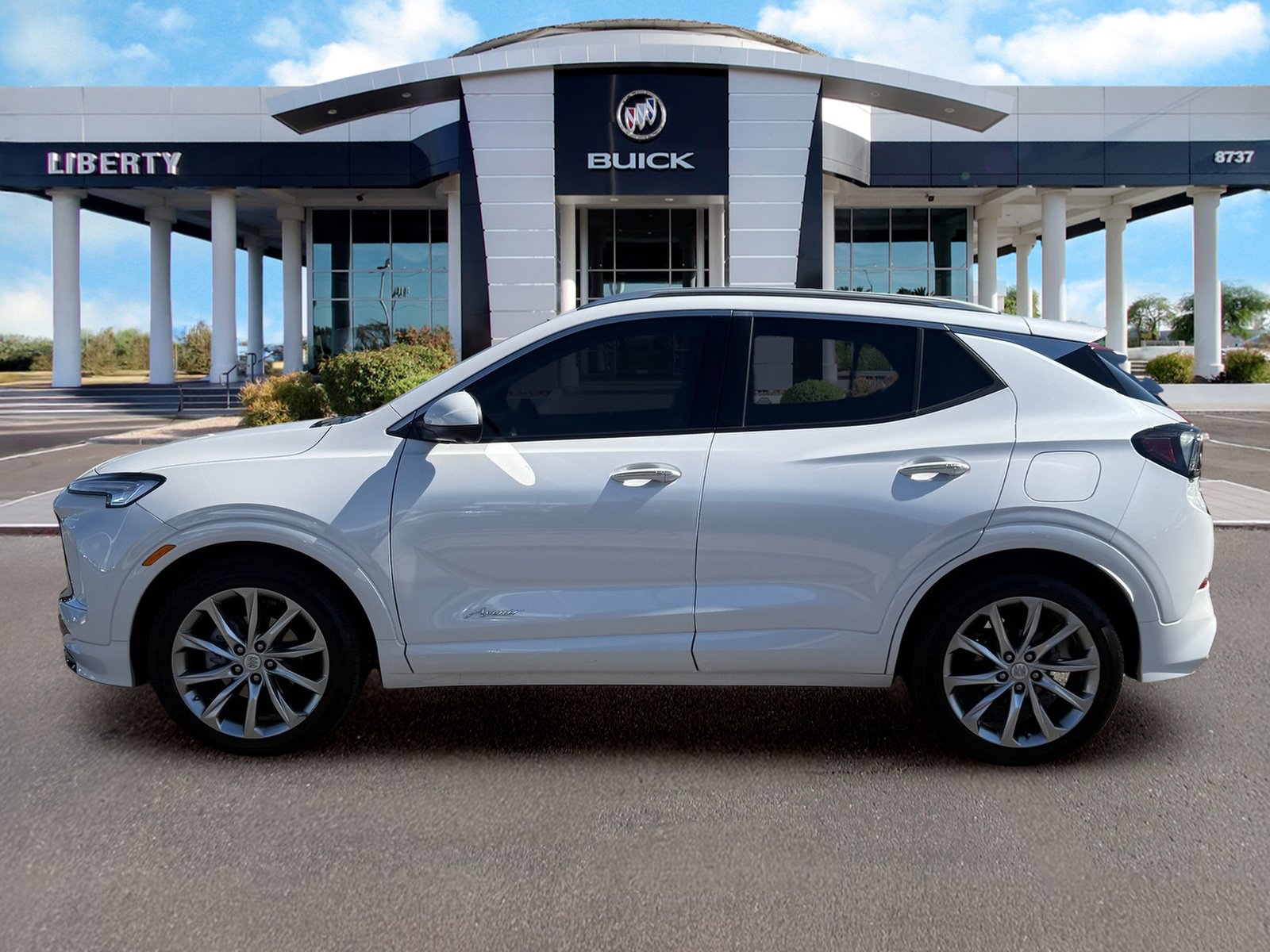 Used 2024 Buick Encore GX Avenir w/ Avenir Technology Package FWD image 7