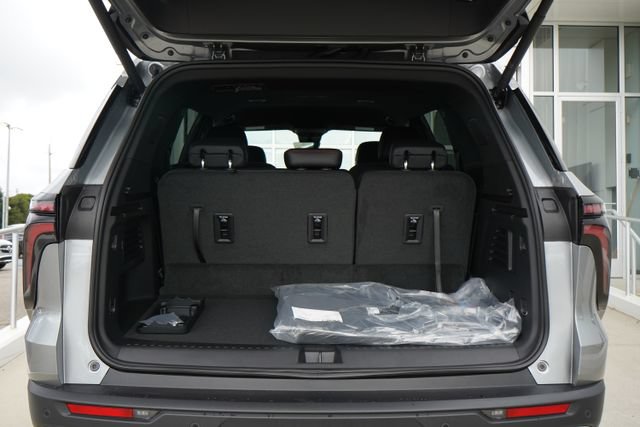 New 2026 Chevrolet Traverse Z71 w/ Enhanced Driving Package AWD/4WD image 8