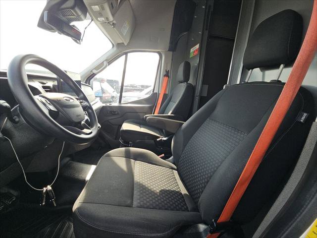 Used 2022 Ford E-Transit 148 High Roof Extended RWD image 21