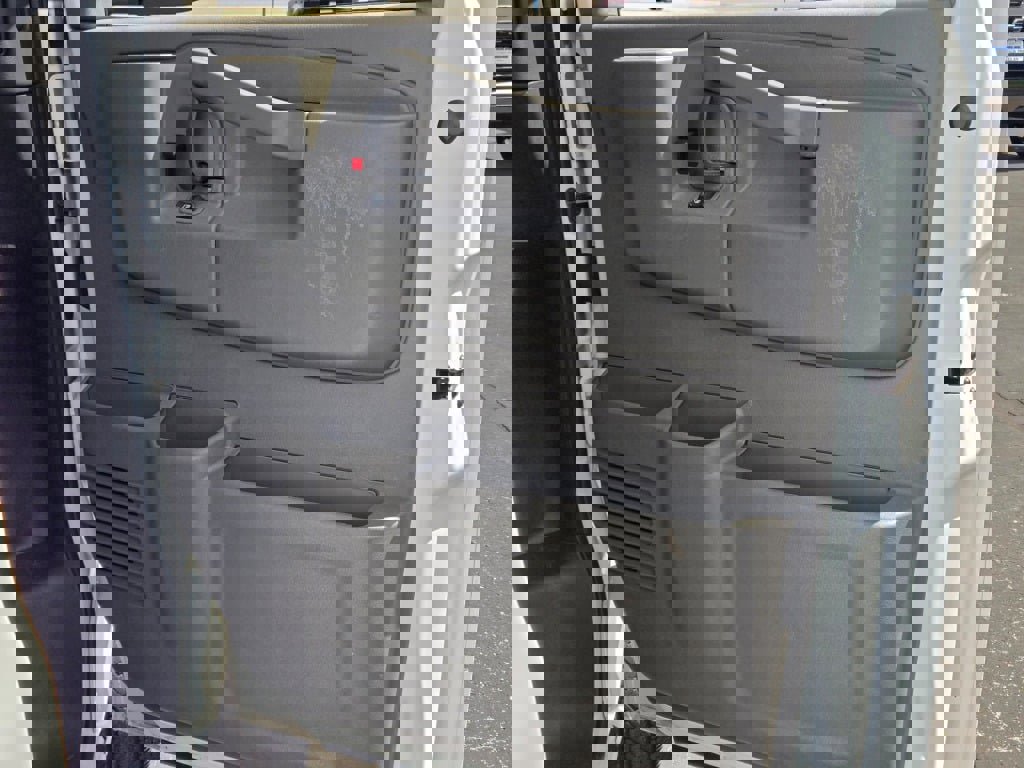 Used 2024 GMC Savana 2500 w/ Driver Convenience Package image 6