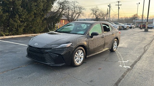Used 2025 Toyota Camry LE image 38