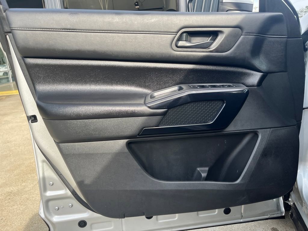 Used 2025 Nissan Pathfinder SV AWD/4WD image 12