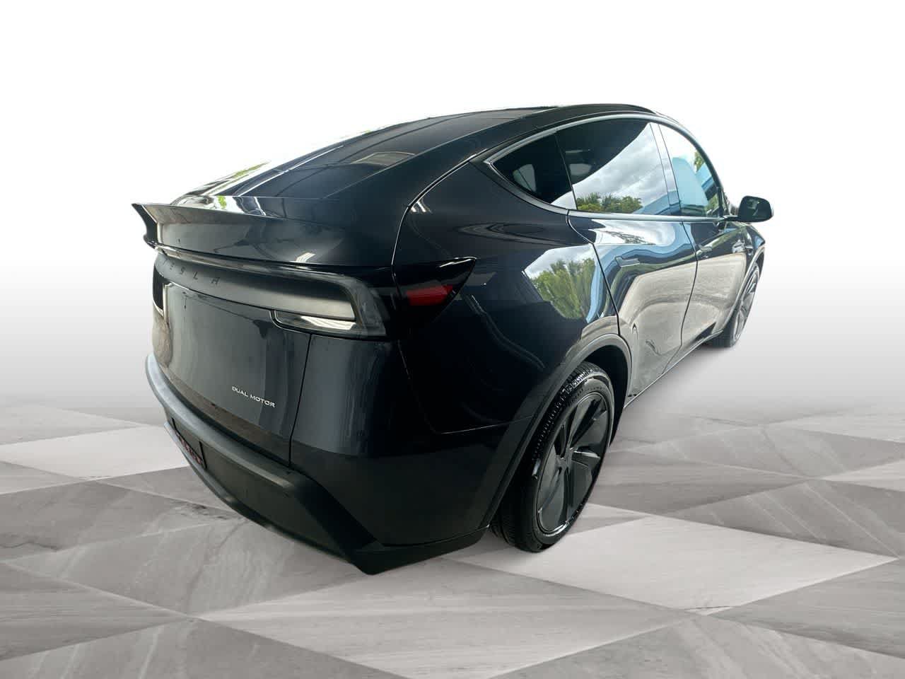 Used 2026 Tesla Model Y AWD image 8