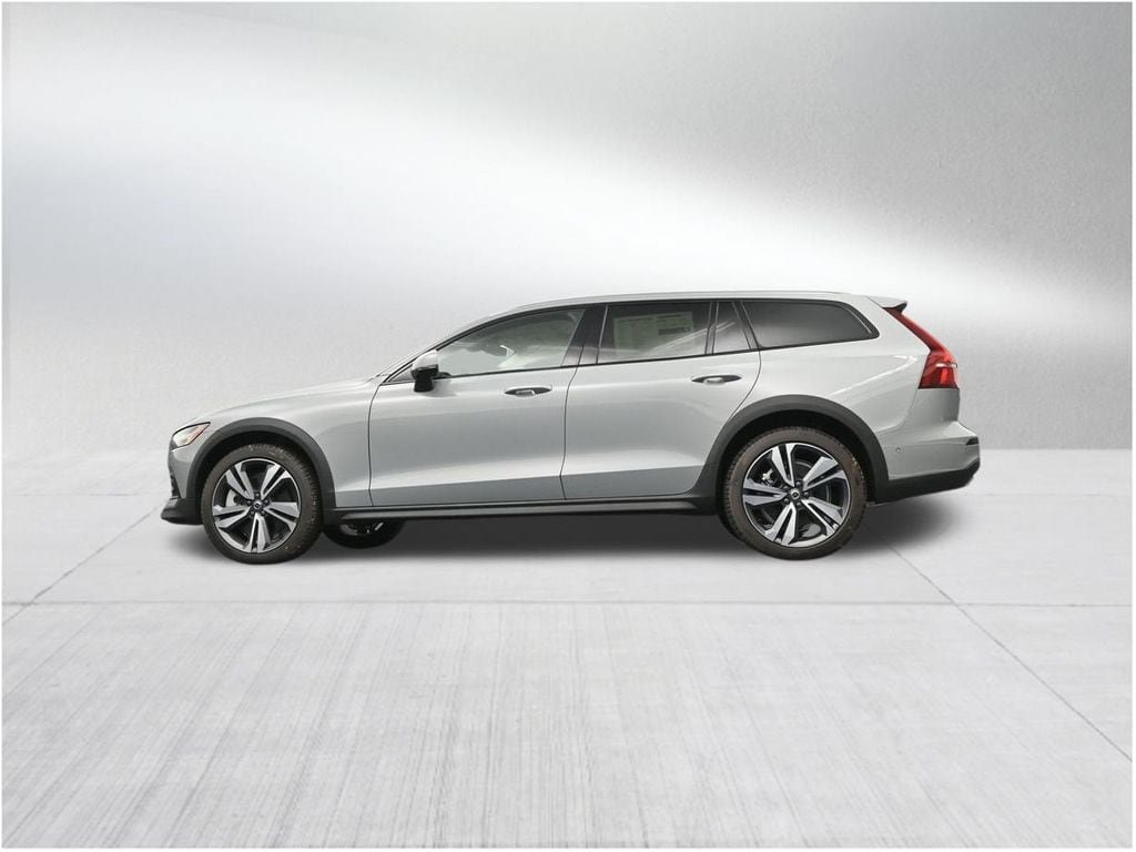 New 2026 Volvo V60 B5 Cross Country Plus w/ Protection Package Premier AWD/4WD image 23