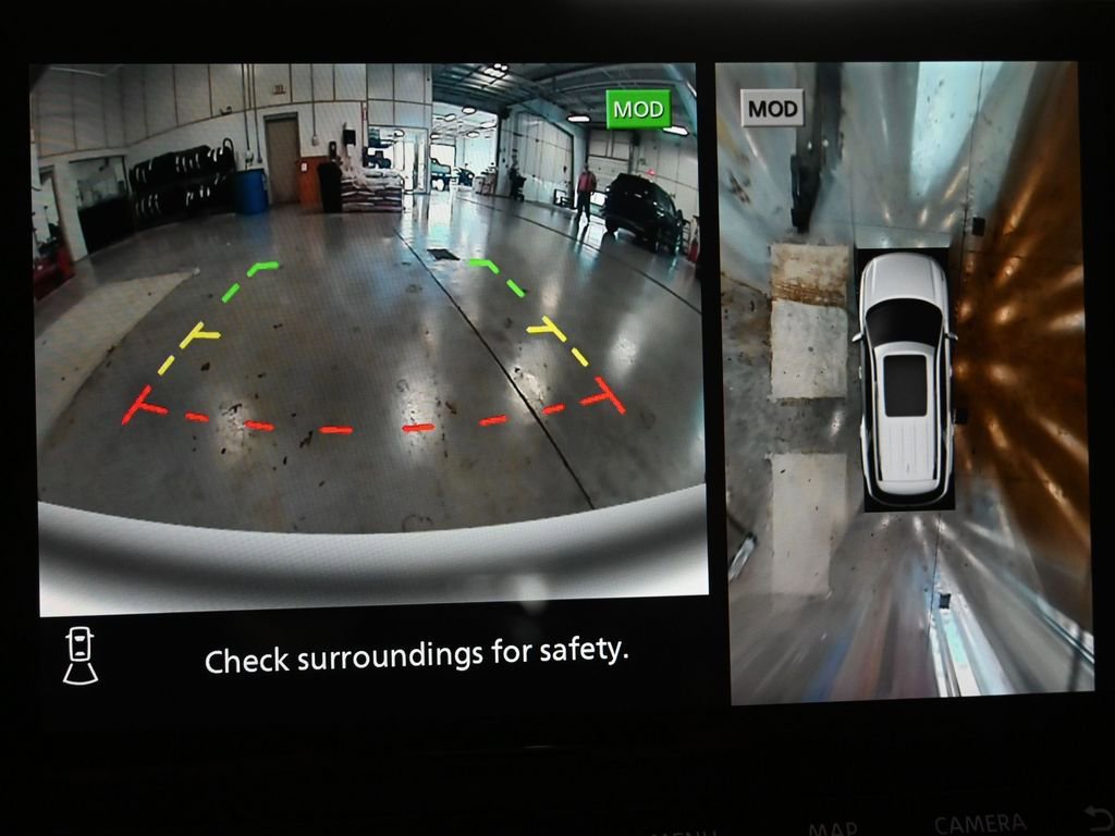 Used 2024 Nissan Pathfinder Platinum image 14