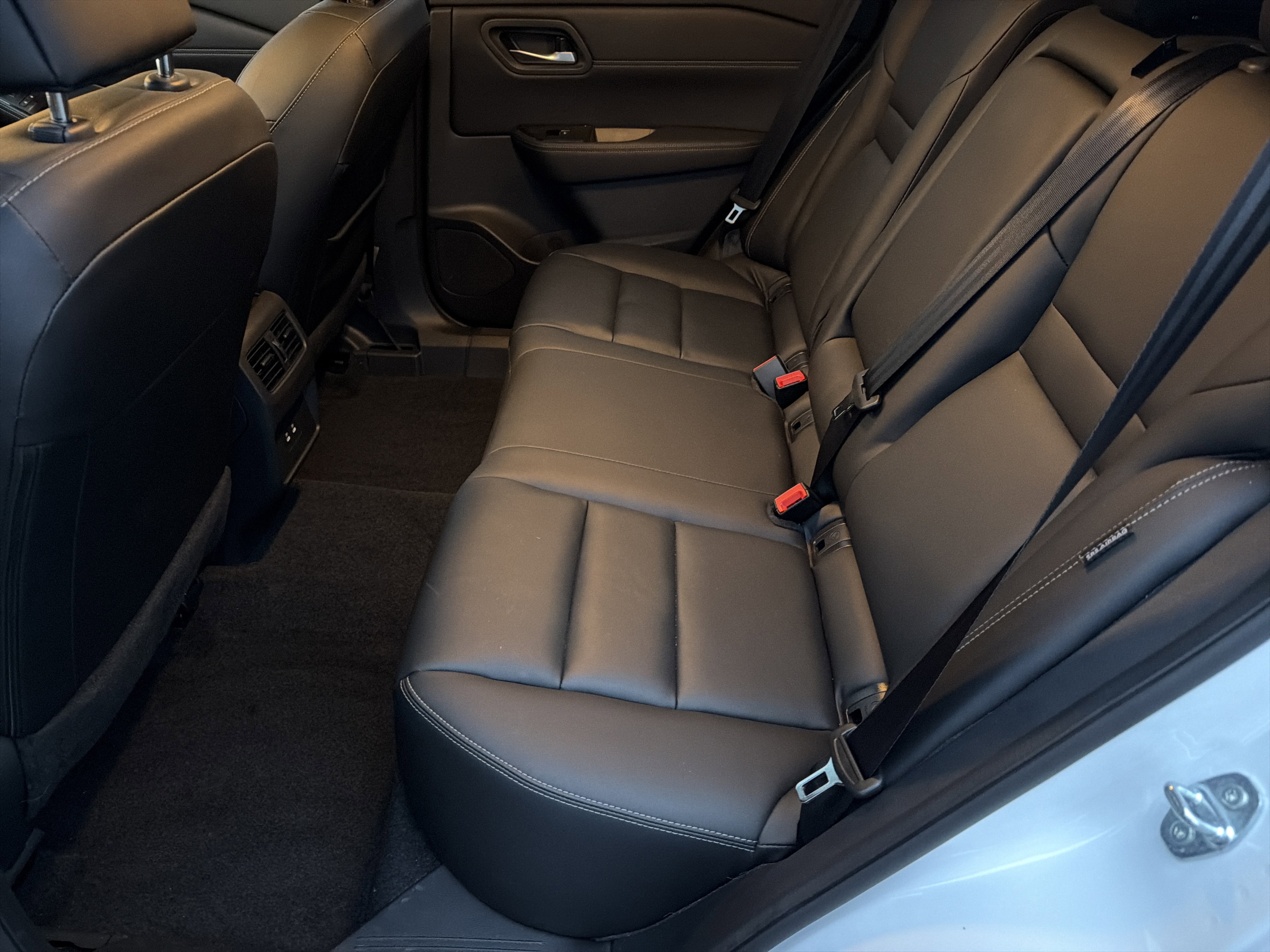 Used 2025 Nissan Rogue SL image 21