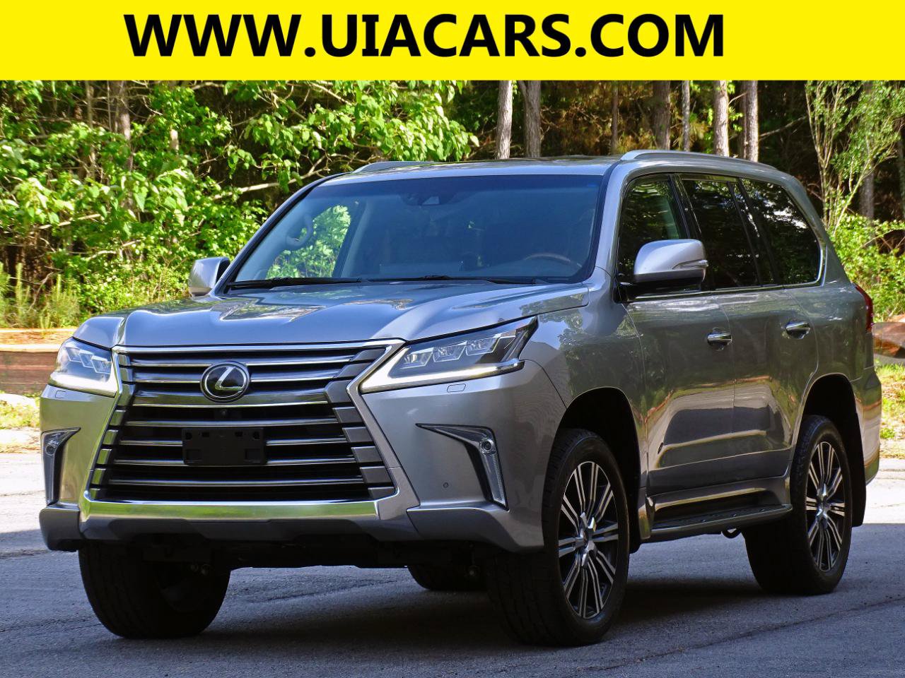 Used 2019 Lexus LX 570 4WD w/ Luxury Package image 2