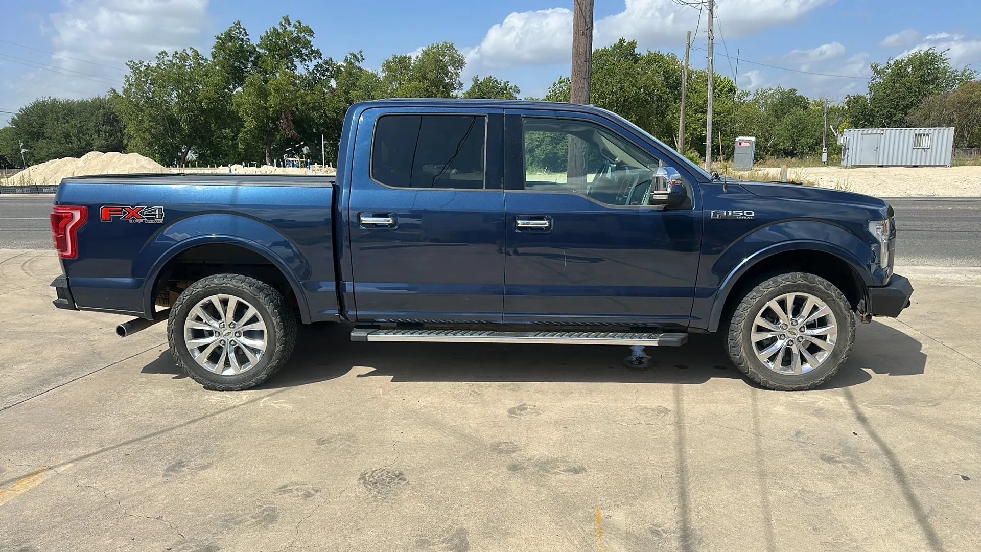 Used 2015 Ford F150 Lariat w/ Equipment Group 502A Luxury AWD/4WD image 6