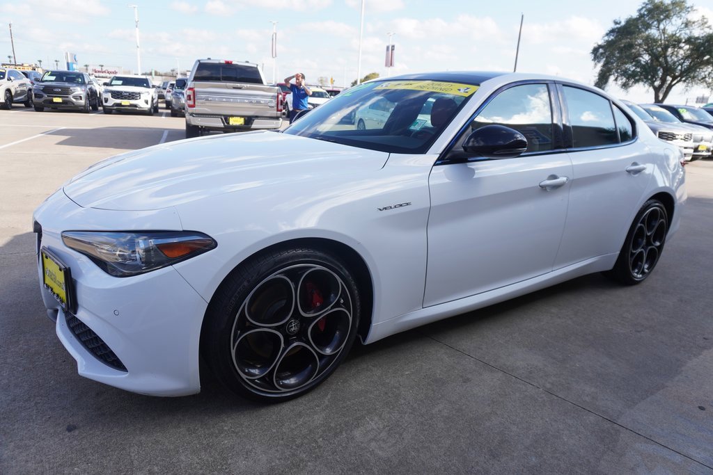 Used 2022 Alfa Romeo Giulia Veloce image 3