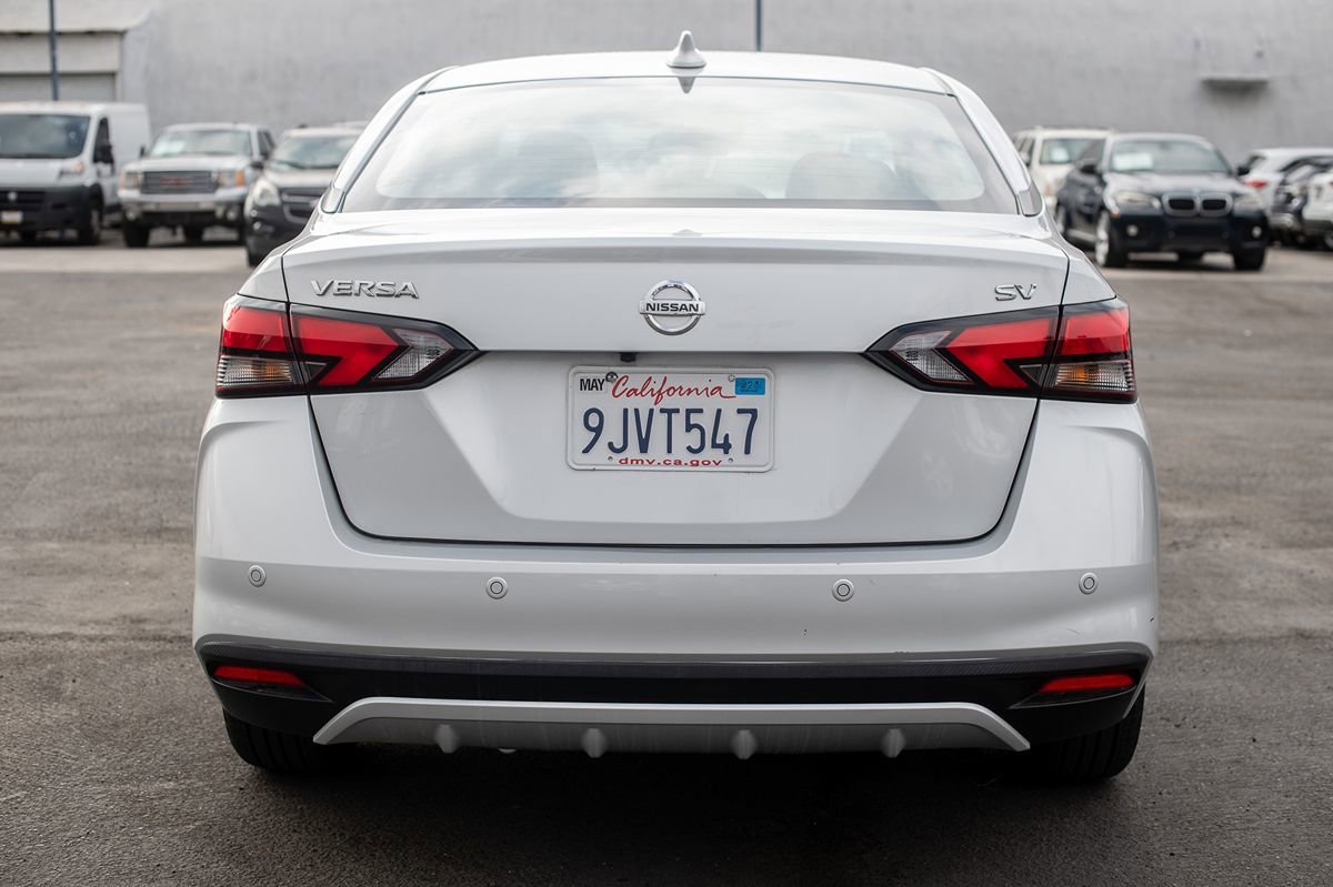 Used 2021 Nissan Versa SV image 4