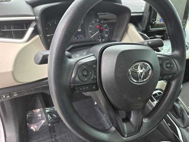 Used 2025 Toyota Corolla LE image 12