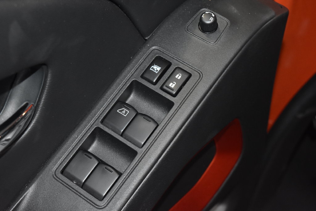 Certified 2025 Nissan Frontier PRO-4X AWD/4WD image 5