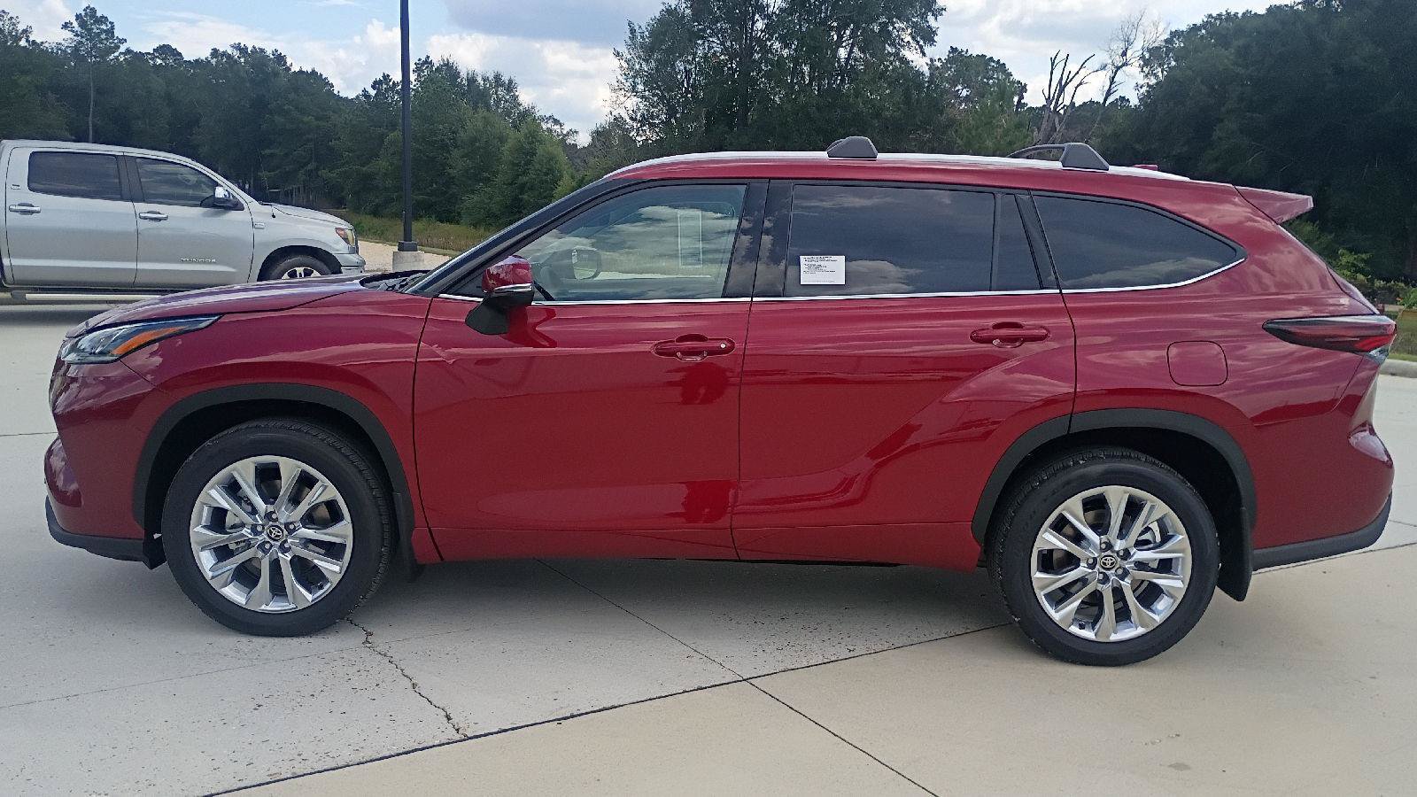 New 2026 Toyota Highlander Limited AWD/4WD image 4